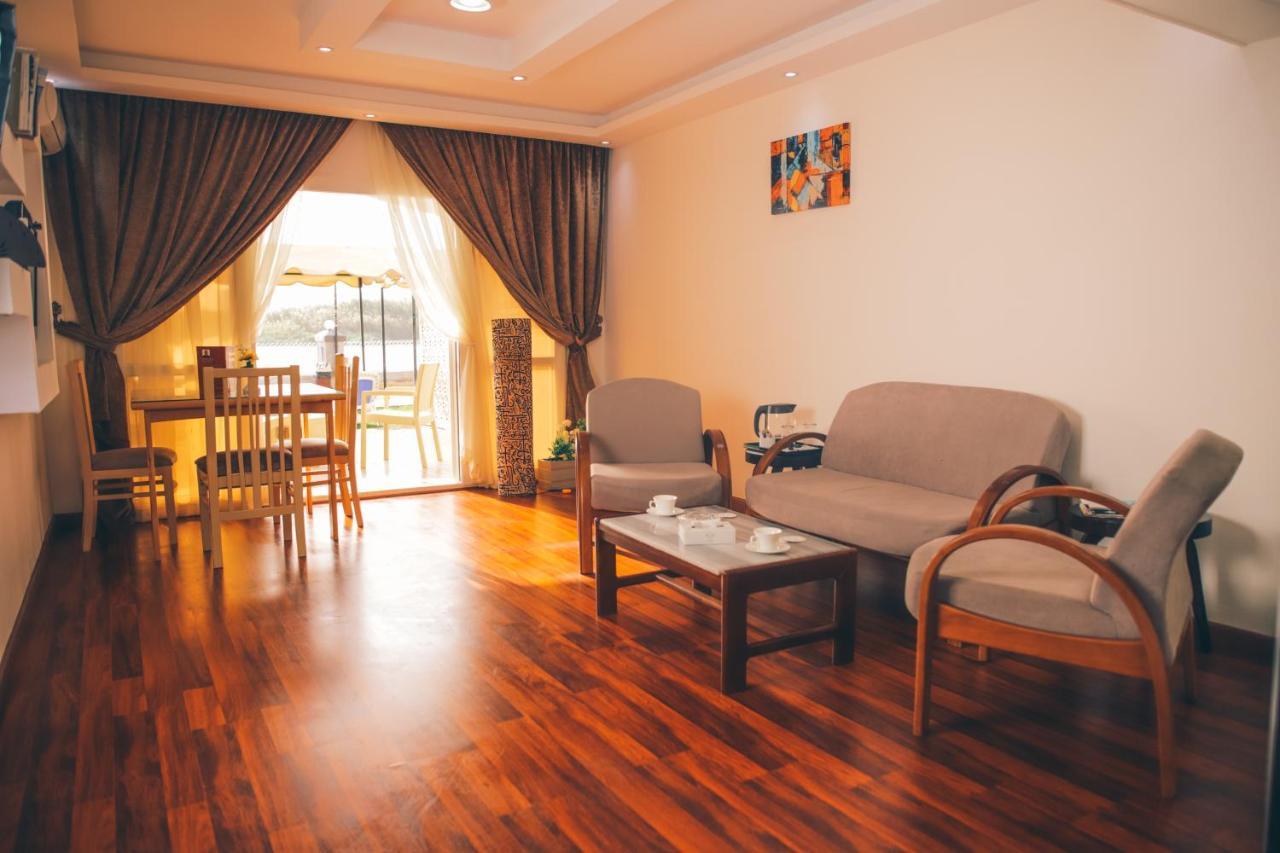 Jewel Maadi Cabins And Club Il Il Cairo Esterno foto