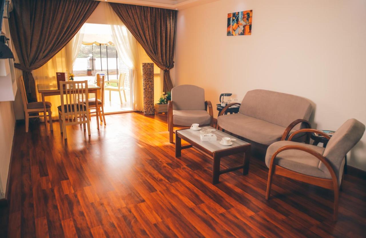 Jewel Maadi Cabins And Club Il Il Cairo Esterno foto