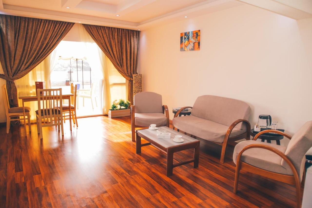 Jewel Maadi Cabins And Club Il Il Cairo Esterno foto